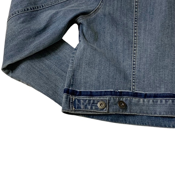 Torrid Denim Jean Jacket Medium Wash Blue Stretch Trucker Slightly Distressed - Picture 9 of 13